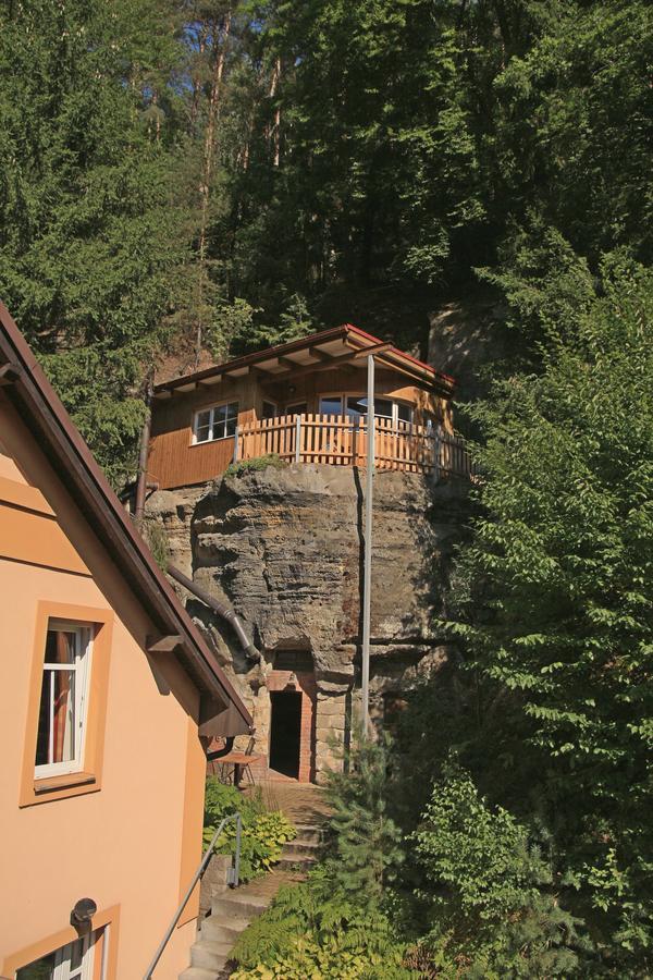 Malběnka - chata na skále pod hradem Kokořín Kokorin Exterior foto